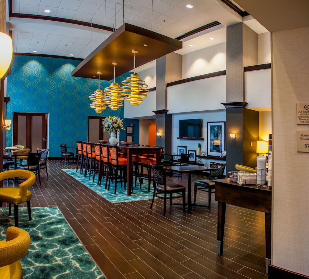 Hampton Inn & Suites Mishawaka/South Bend at Heritage Square