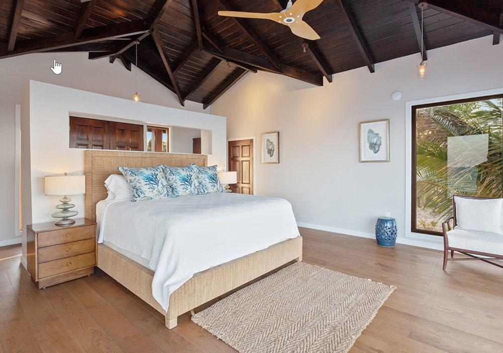 Ray Caye Private Island Resort