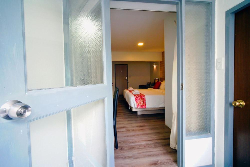 Wild Orchid Villa Bangkok