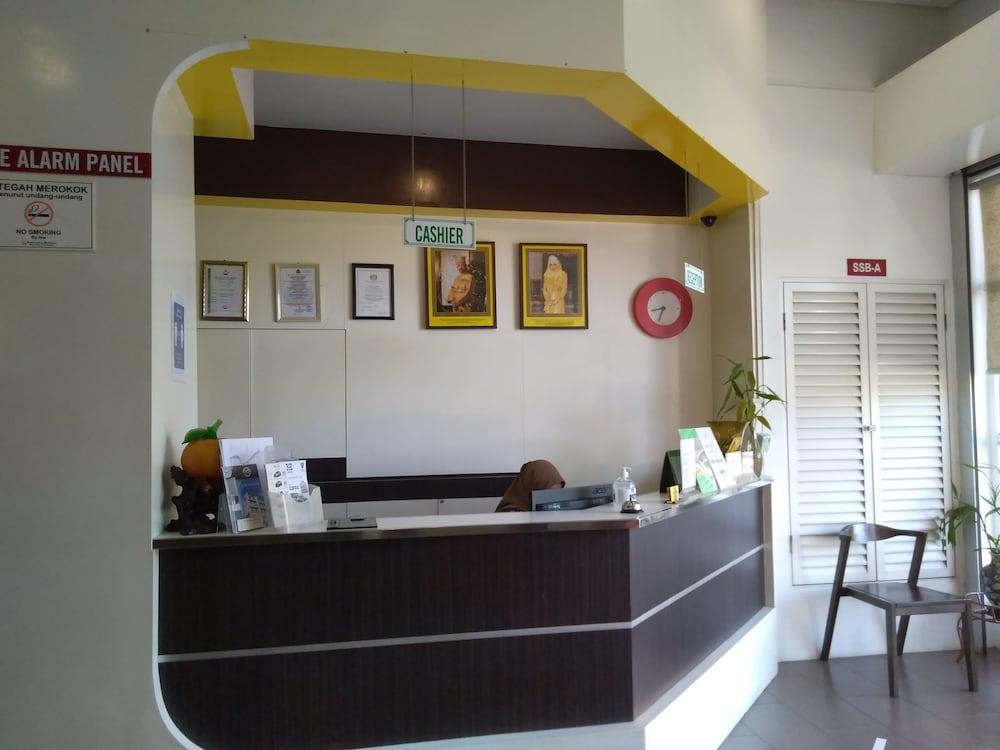 GinaSuite Kompleks27 Hotel