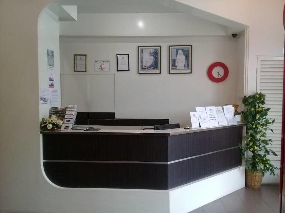 GinaSuite Kompleks27 Hotel