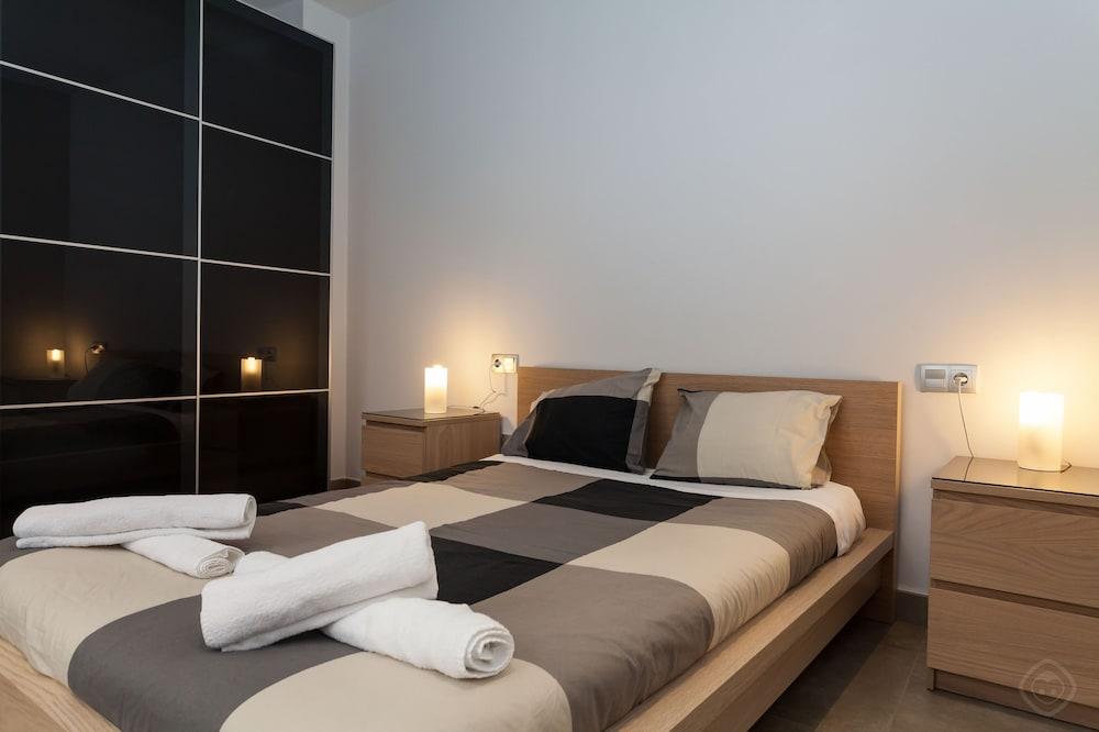 Via Augusta Apartments