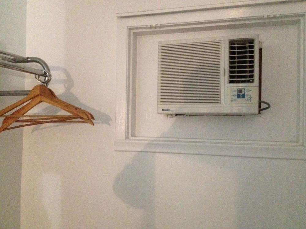 Pleasant Manor Motel