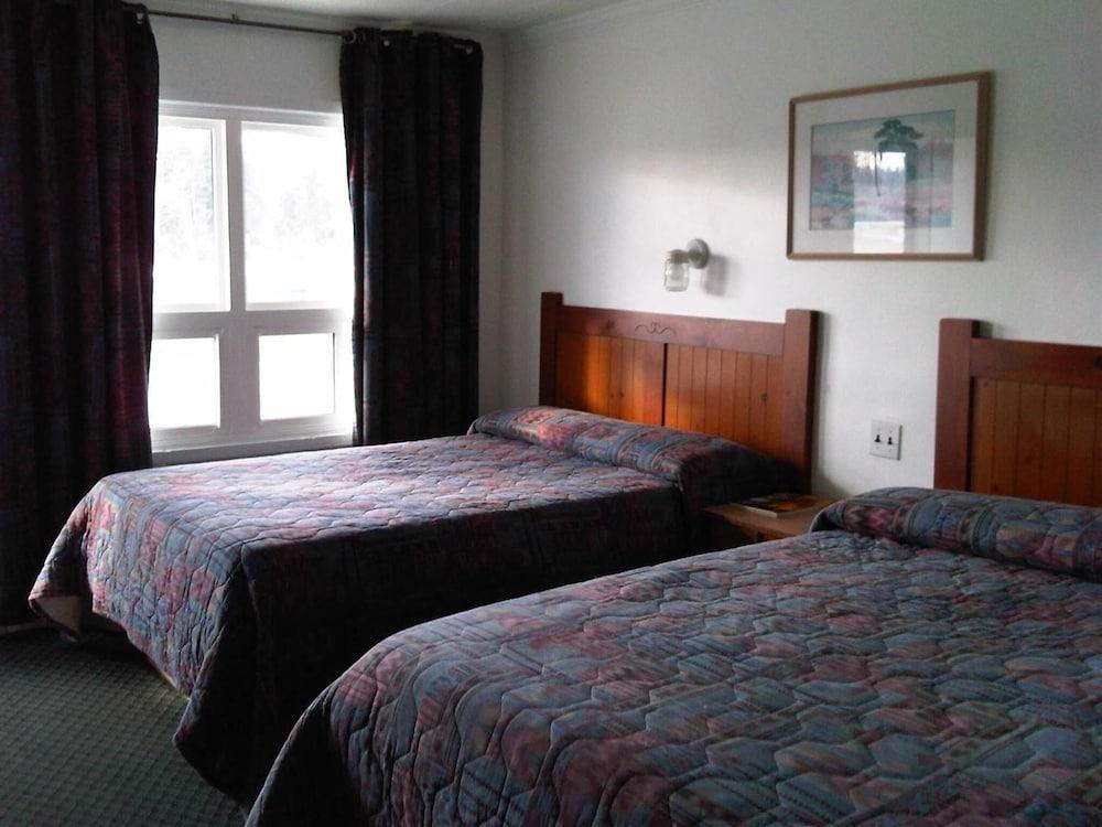 Pleasant Manor Motel