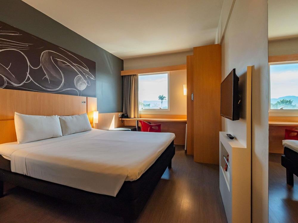 Ibis Guaratinguetá Aparecida