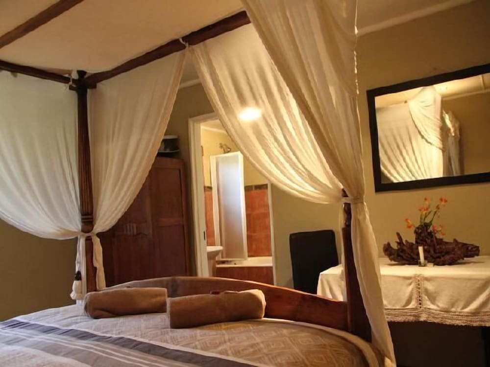 Emahlathini Guest & Monkey Farm