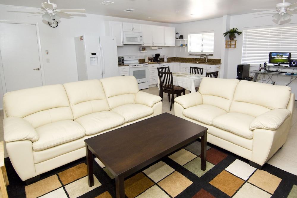 Lilsis by the Lake - Vacation Home