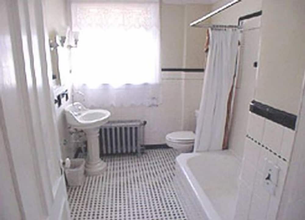 The Charles Newhall House