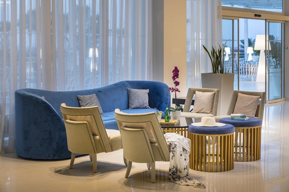 Constantinos The Great Beach Hotel