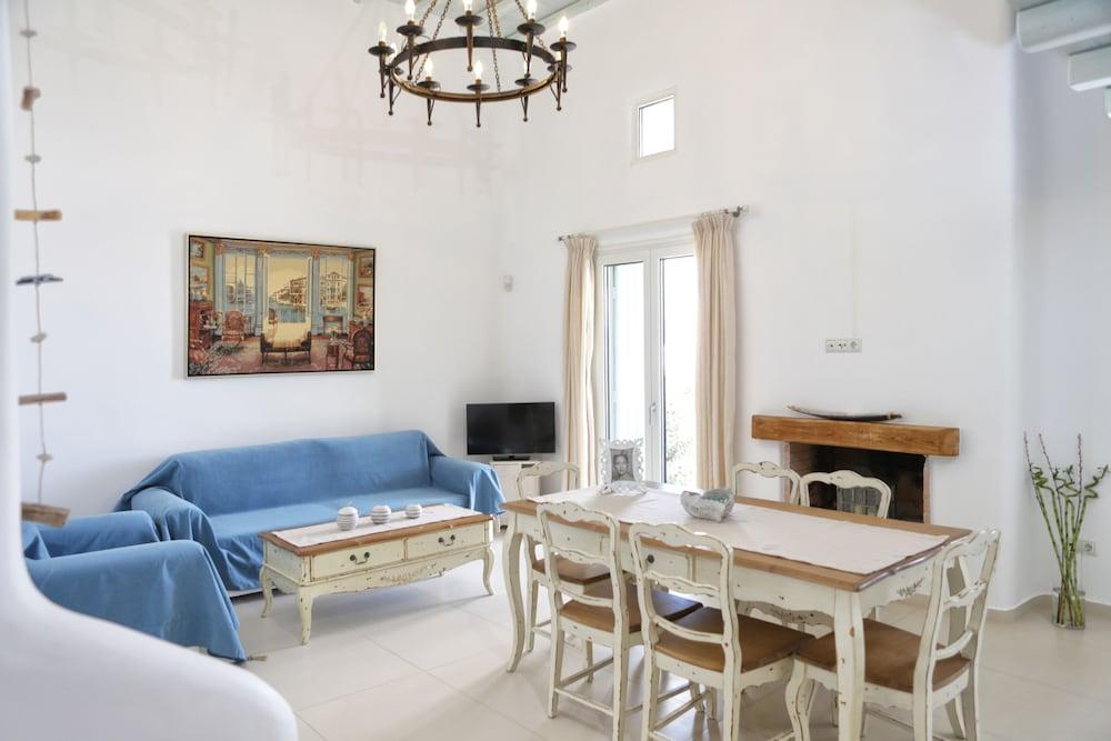 Niriides Homes & Villas