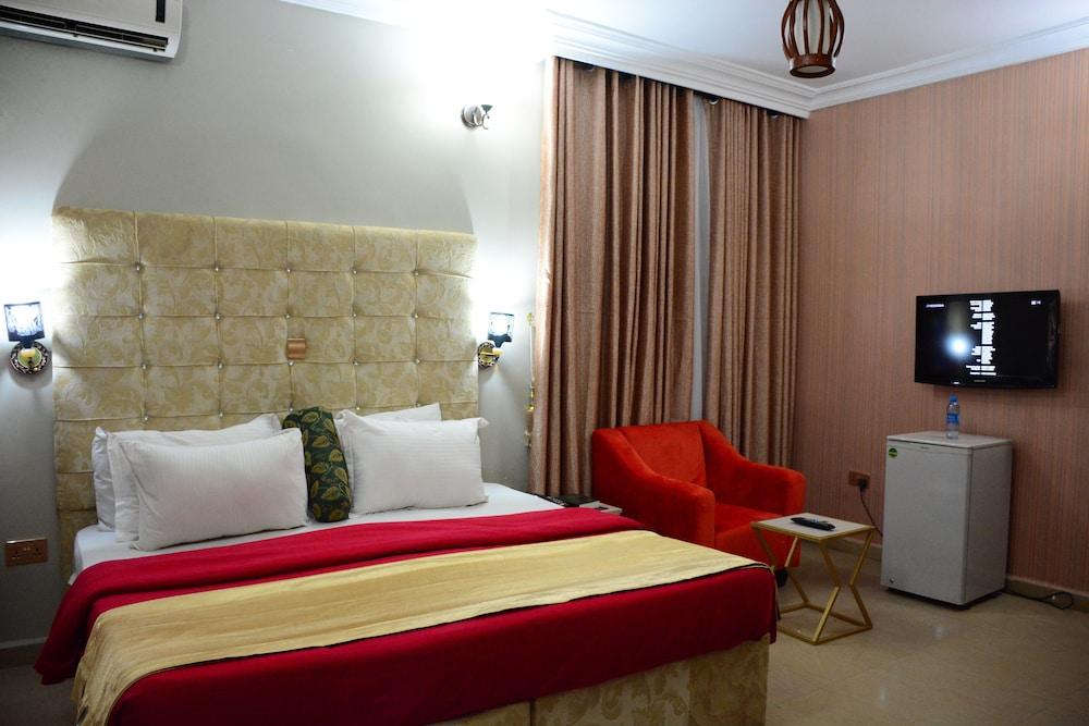 Jasmines Place and Suites