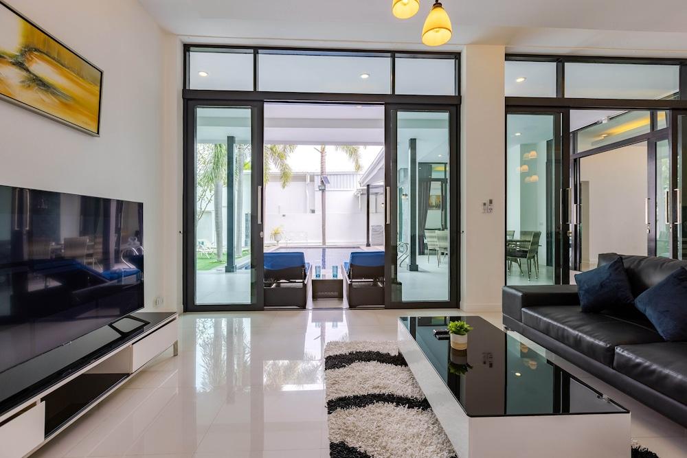 3 Bedroom Pool Villa BL2