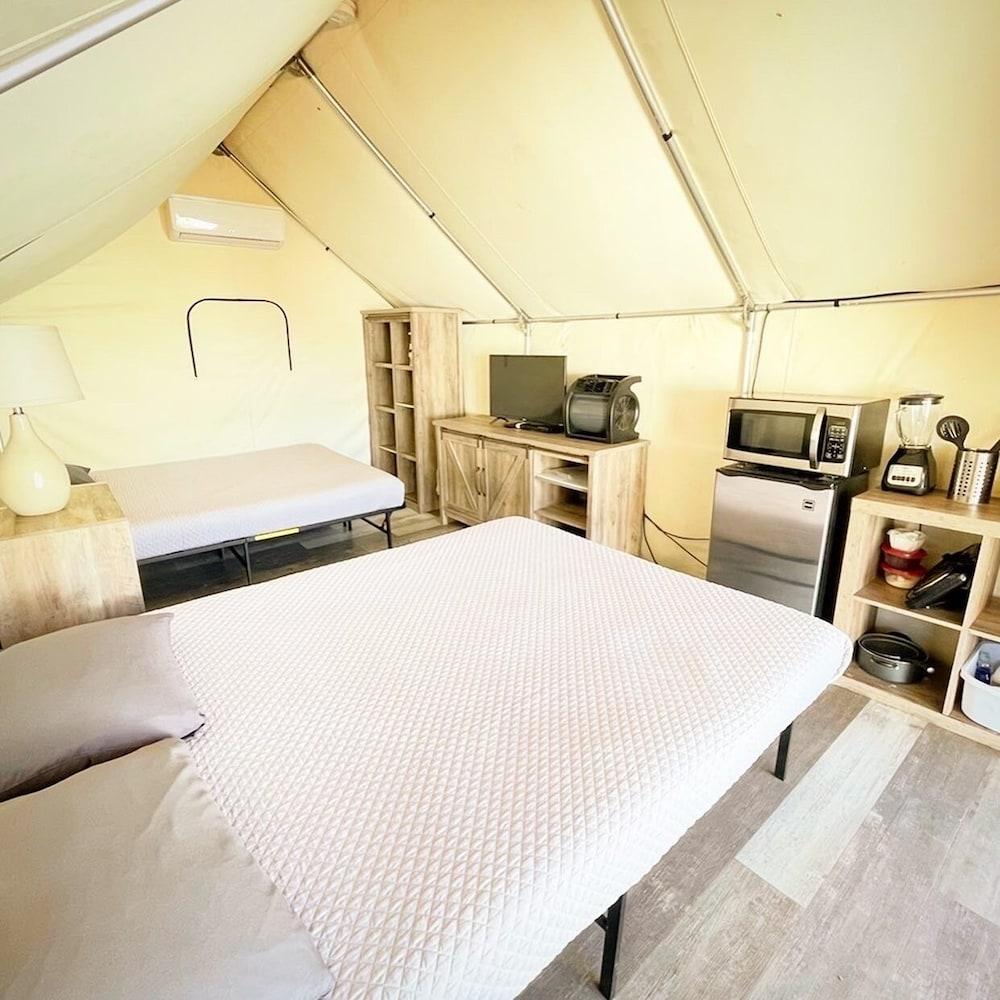 Son's River Ranch Glamping Cabin 38