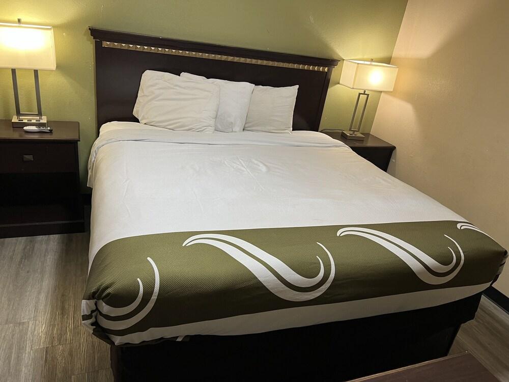 Country Inn-Giddings