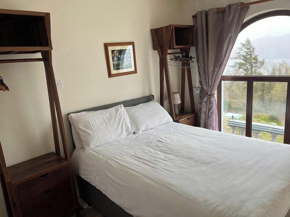 6 Ensuite Bedrooms-sleeps 12-garden-sea & Mtn View