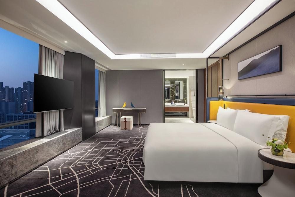 voco Hefei Binhu by IHG