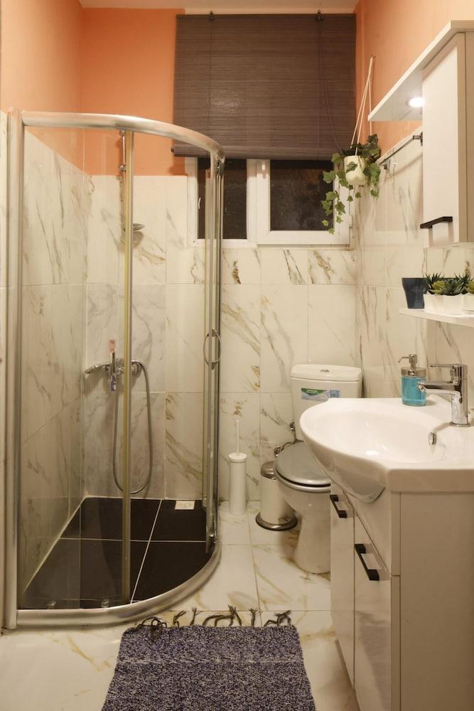 Vibrant Flat With Excellent Location in Beyoglu