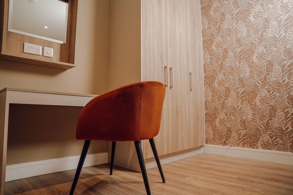 Shoreline Apartments