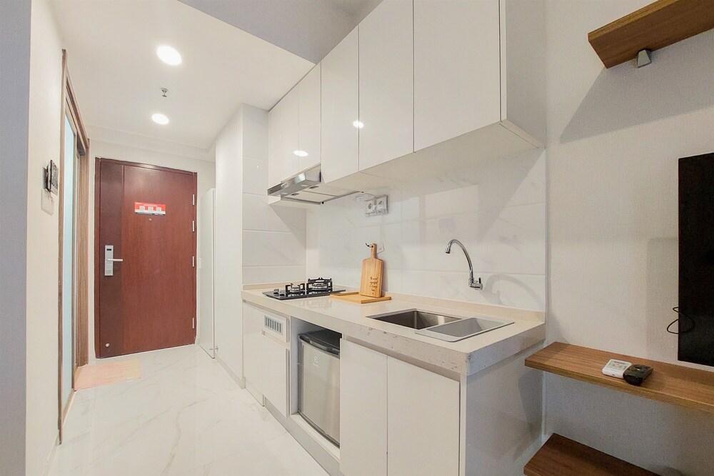 Well Designed And Elegant Studio At Sky House Bsd Apartment
