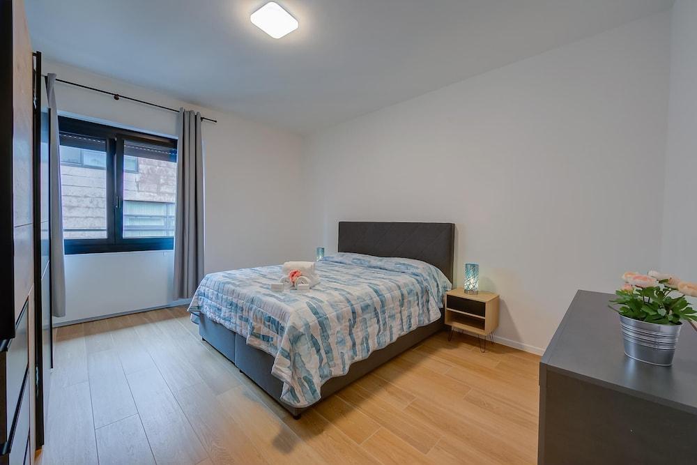 Boutique Apartment 8