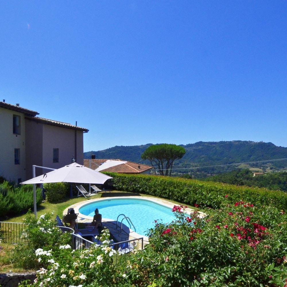 Alloro Grillo in Camaiore