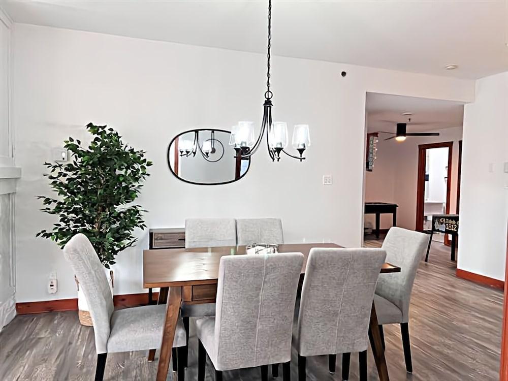 Les Eaux 227-1 by Escapades Tremblant