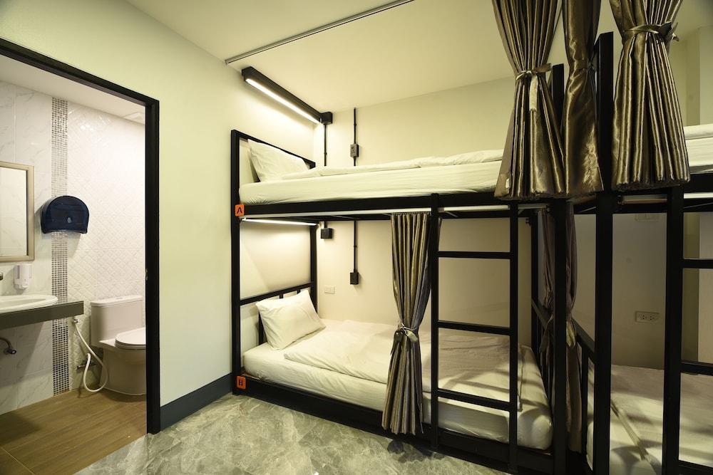 KOKO Hostel- Adults Only