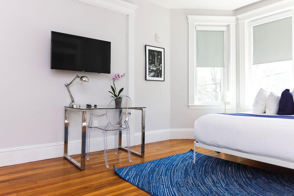 Maverick Suites at 89 Marion