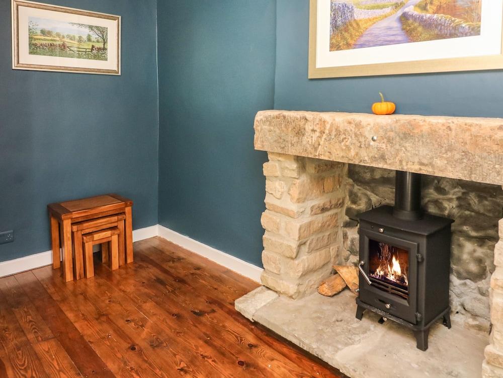 1A Lower Croft Street