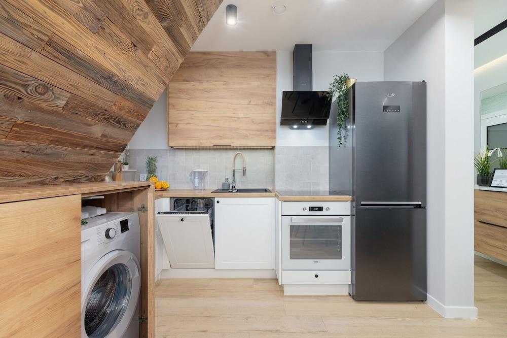 Salamandra Apartment by Renters Prestige