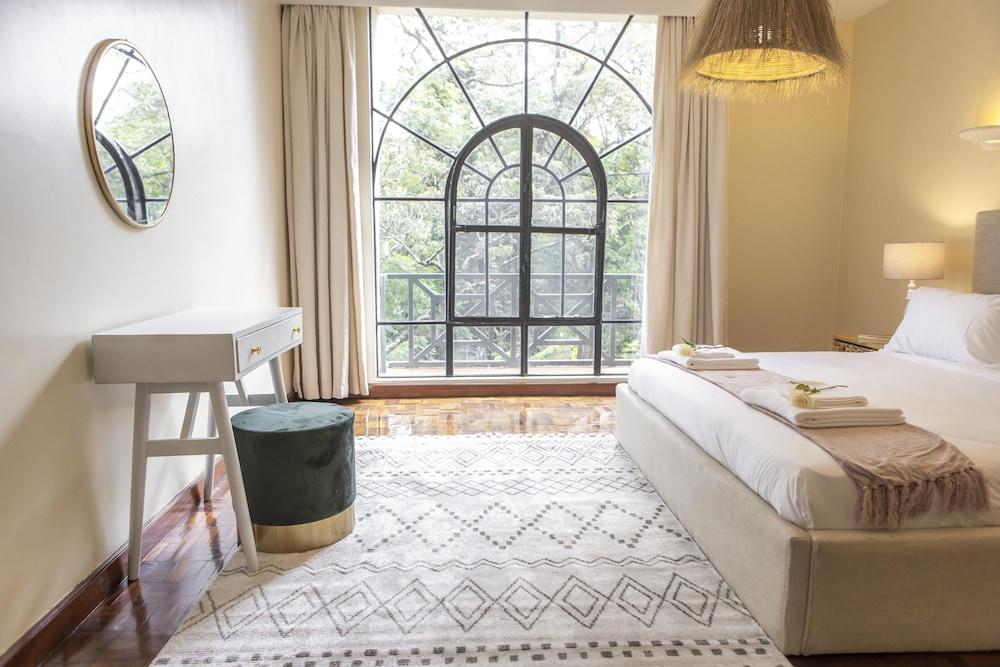 Riverside Park by YourHost