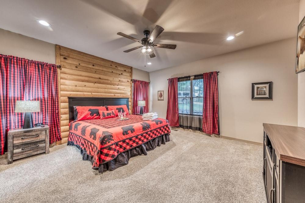 The Lone Star Lodge by Ruidoso Vacation Rentals