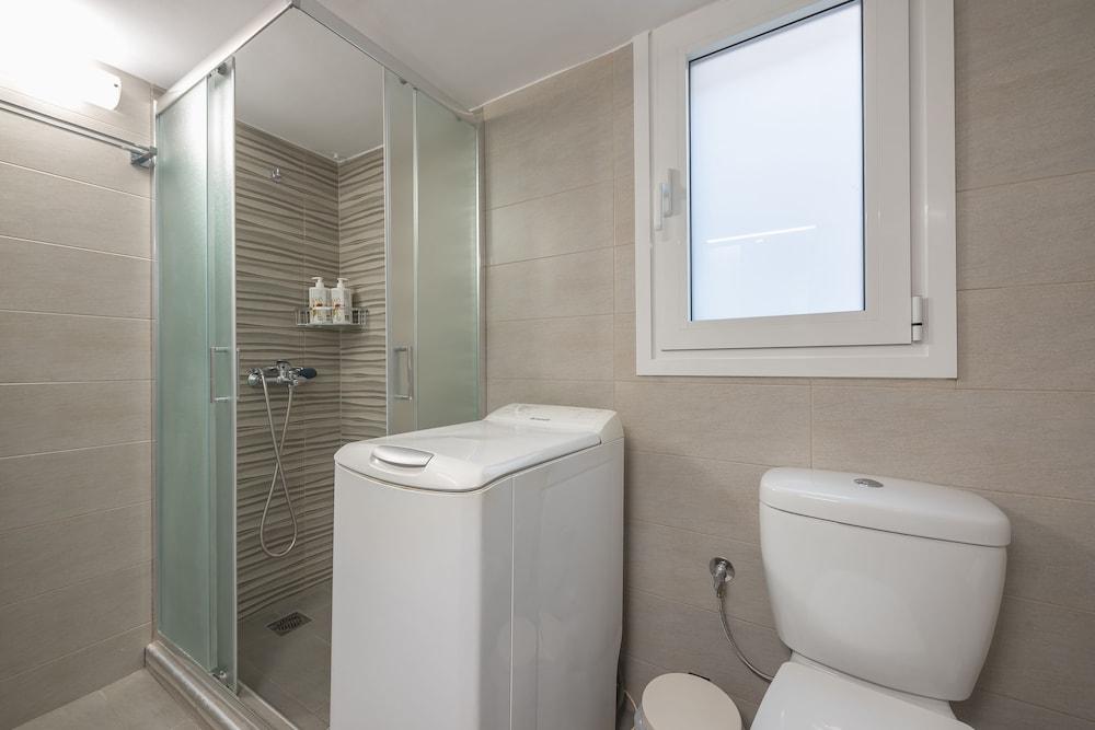 Live As A Greek in Athena