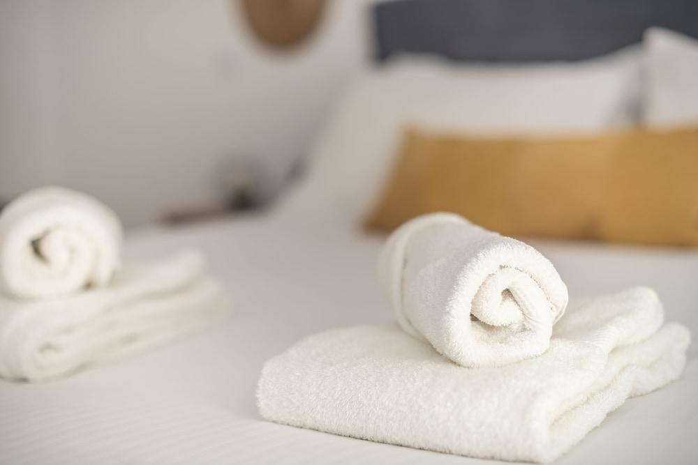 Live As A Greek in Athena