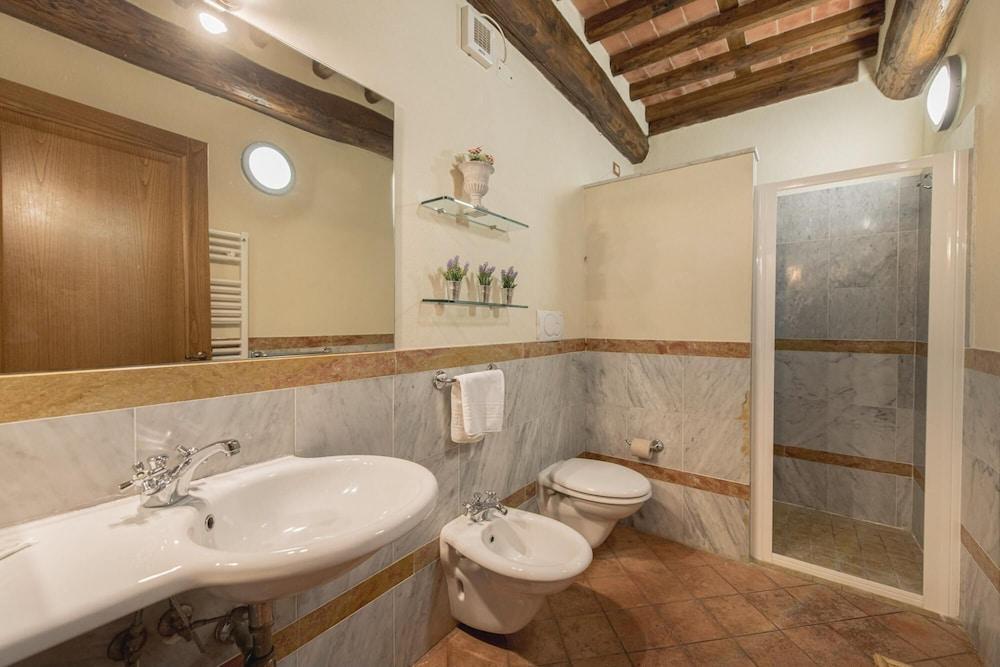 Donato Farmhouse Apartment With Pool