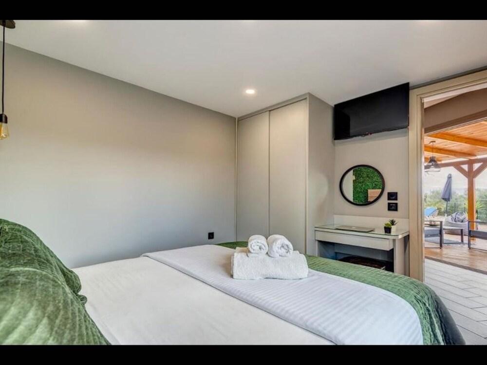 Private Pool Villa GGK