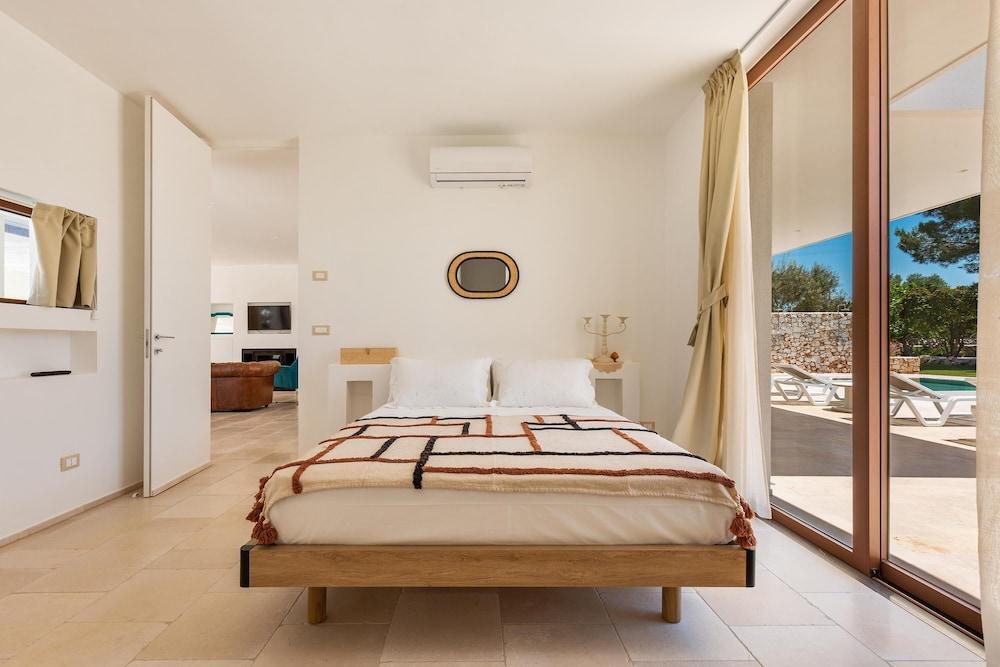 1978 Borgo Maresca by Perle di Puglia