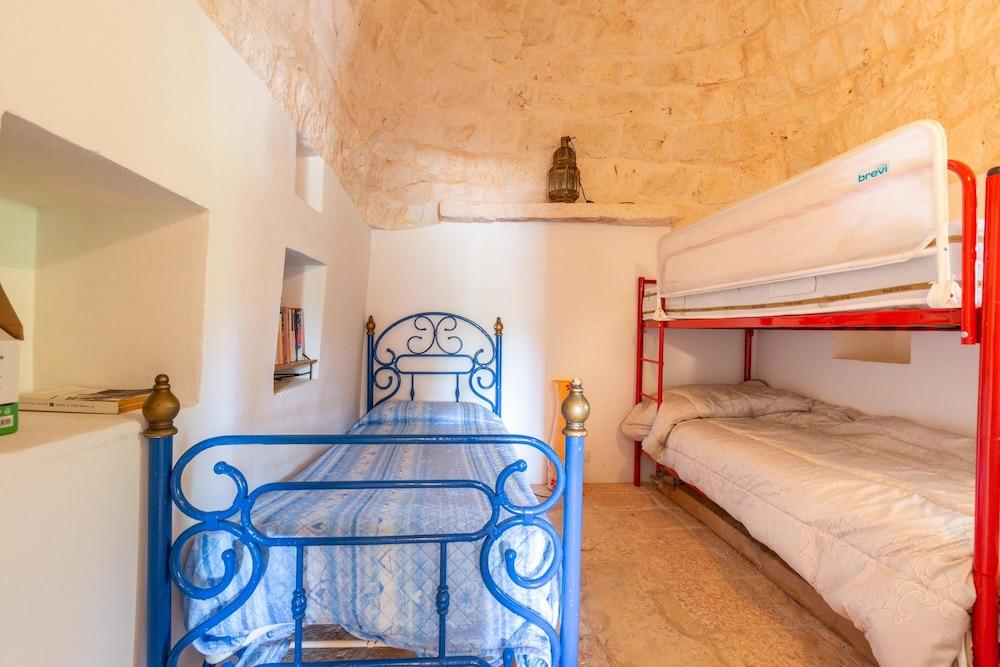 2496 Trullo Chiaro di Luna by Perle di Puglia