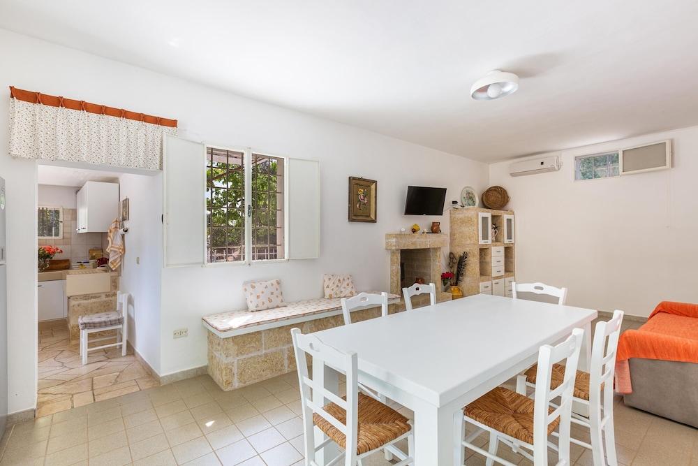 2985 Trullo tra gli Ulivi by Barbarhouse