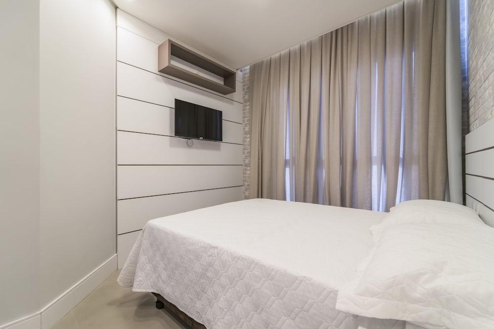 884 - Aluguel apartamento 3 quartos