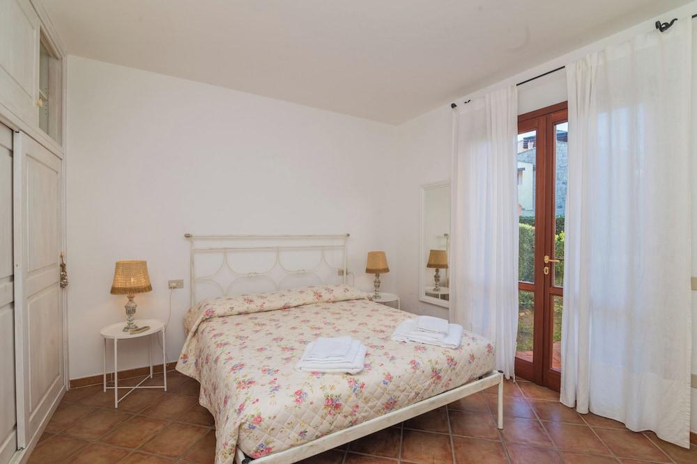 Il Borgo 2/12 700m From The Beach