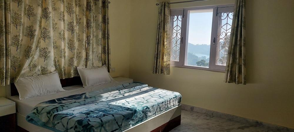 LakeBreeze By Sunrise