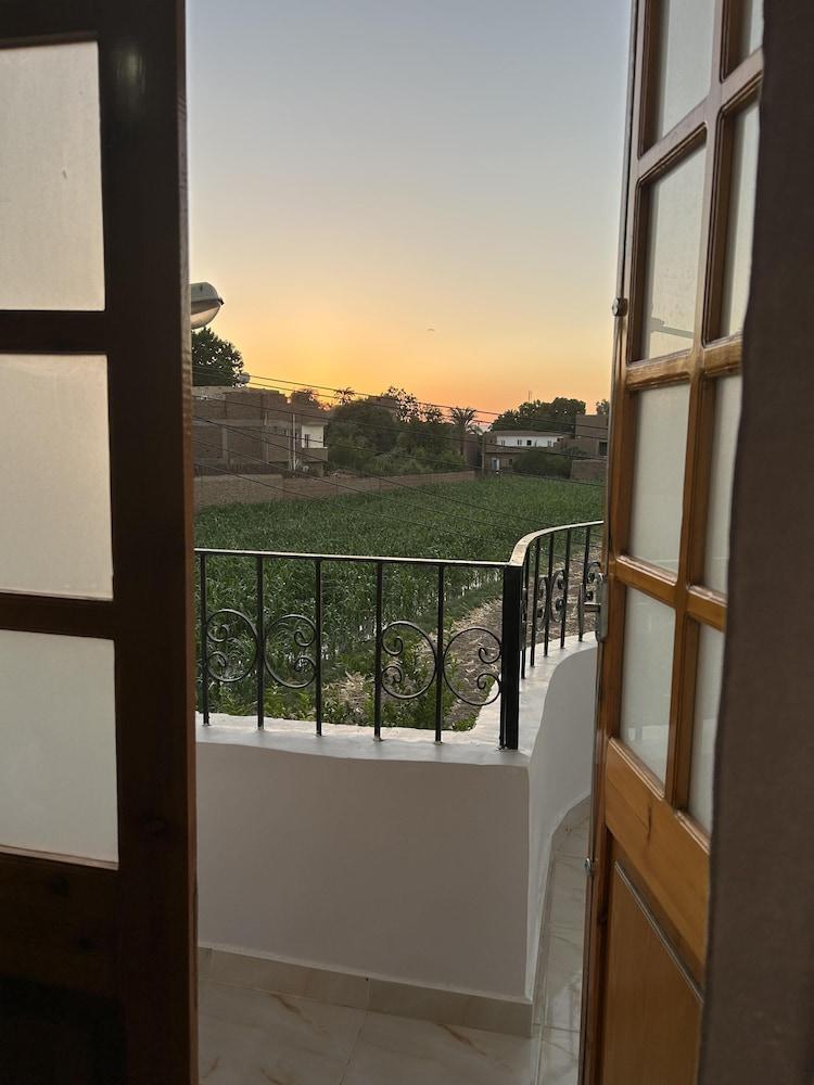 Lemon Tree Guest House and Swimming Pool