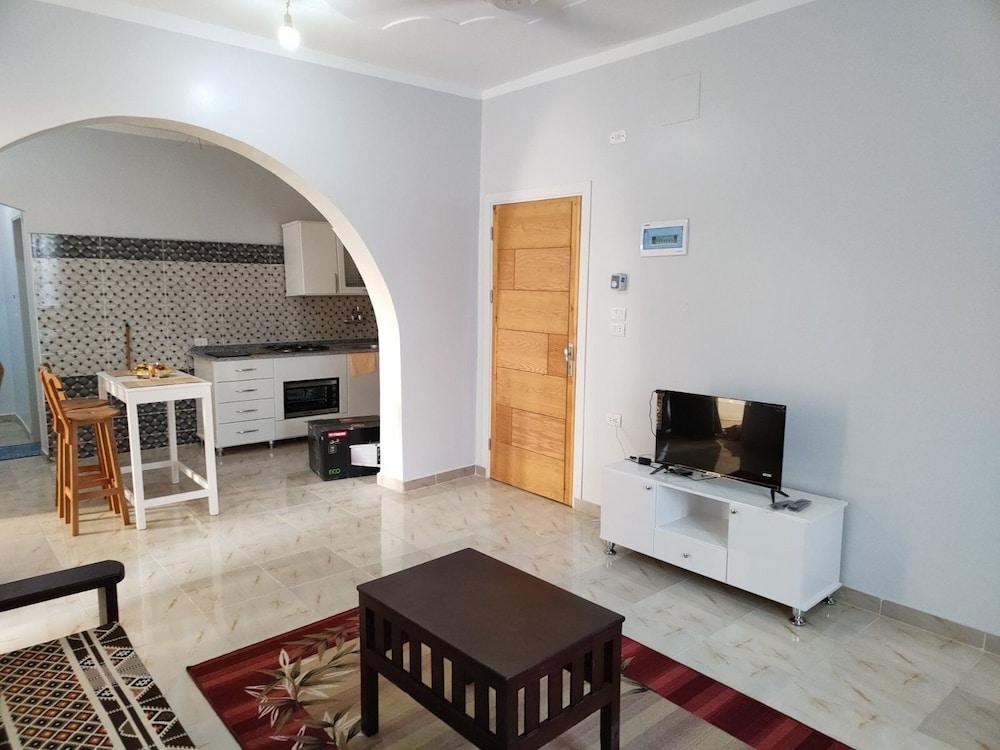 Lemon Tree Guest House and Swimming Pool