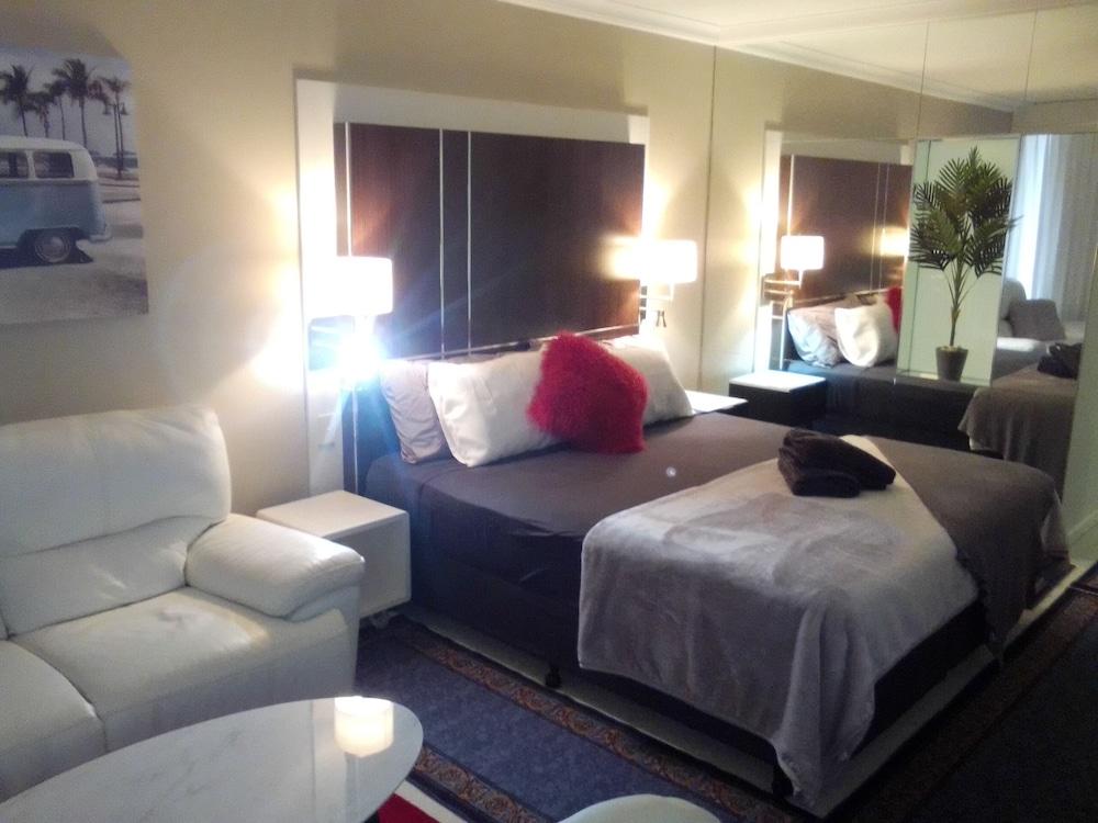 Your Stay In Surfers