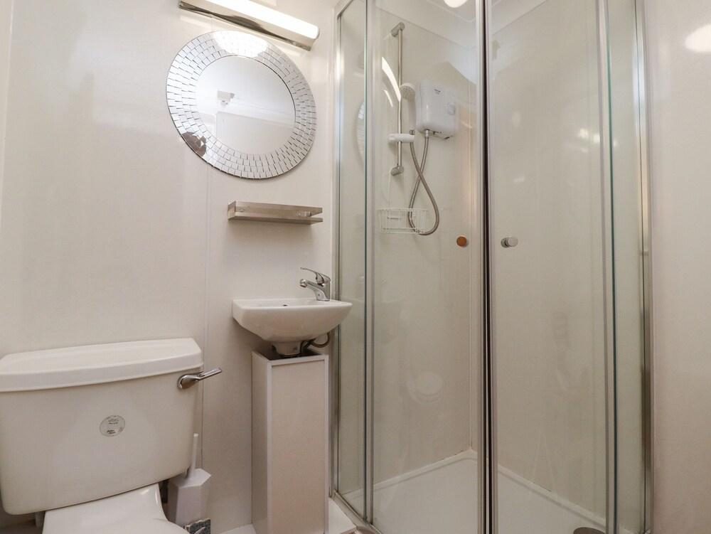 The Little Boathouse