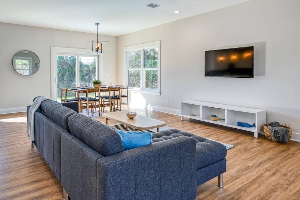 Array of Sunshine Beach House