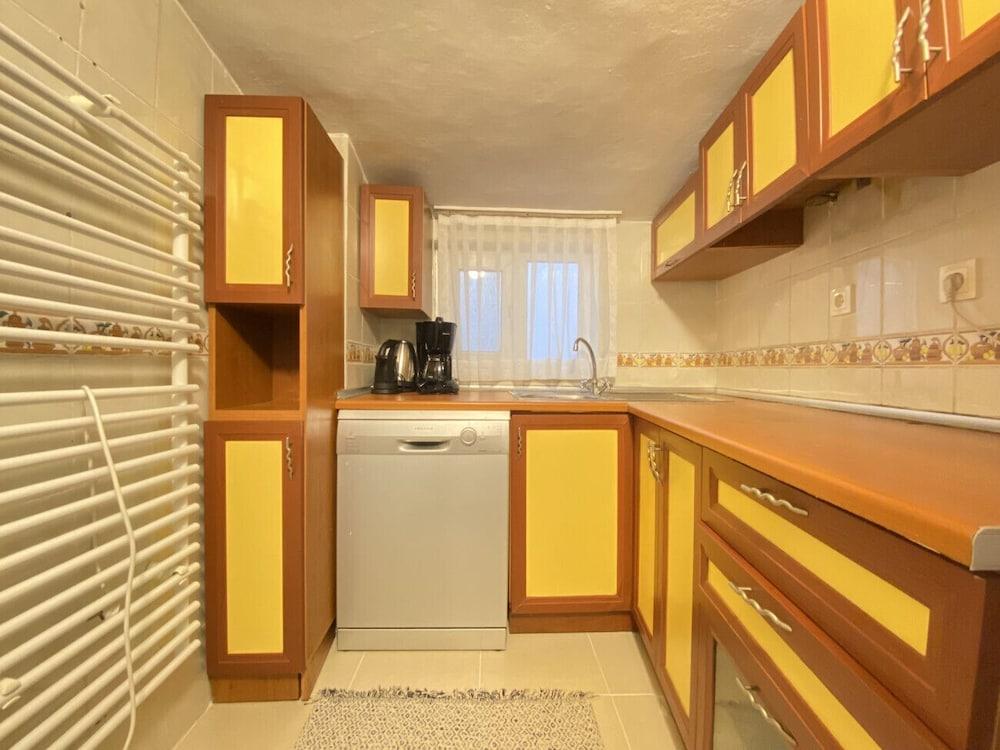 Charming and Central Flat Near Macka Park