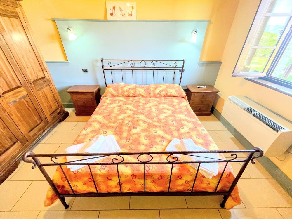 Apt 5 Aircon, Wifi, Infinity Pool, Jacuzzi, Gardens Incredible! Sleeps 4