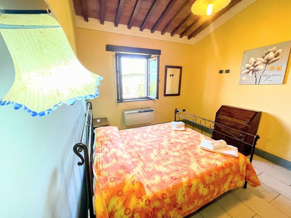 Apt 5 Aircon, Wifi, Infinity Pool, Jacuzzi, Gardens Incredible! Sleeps 4